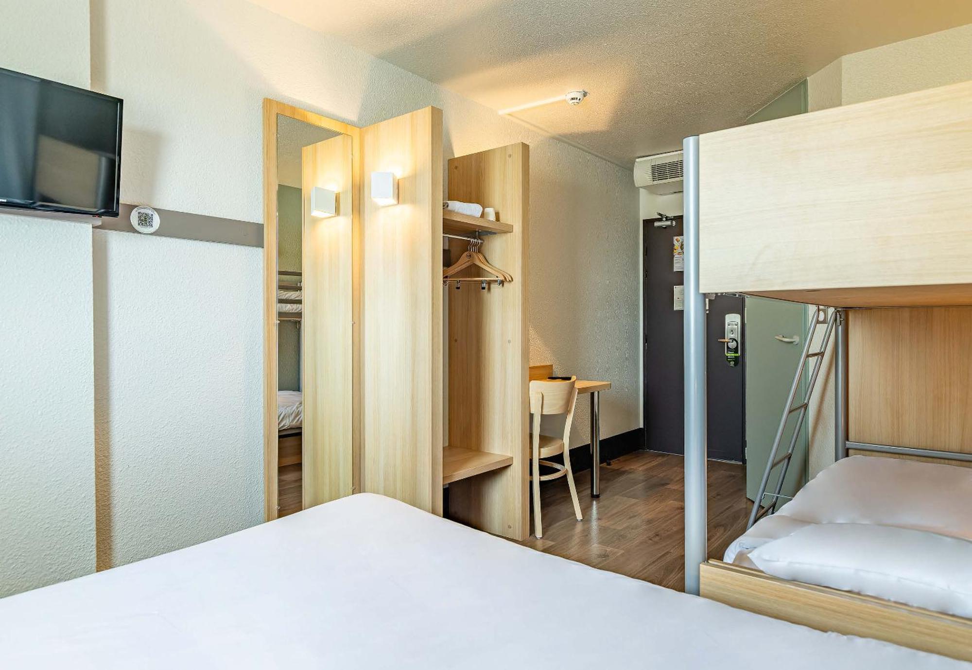 B&B Hôtel Poitiers 1 Futuroscope Chasseneuil-du-Poitou Esterno foto