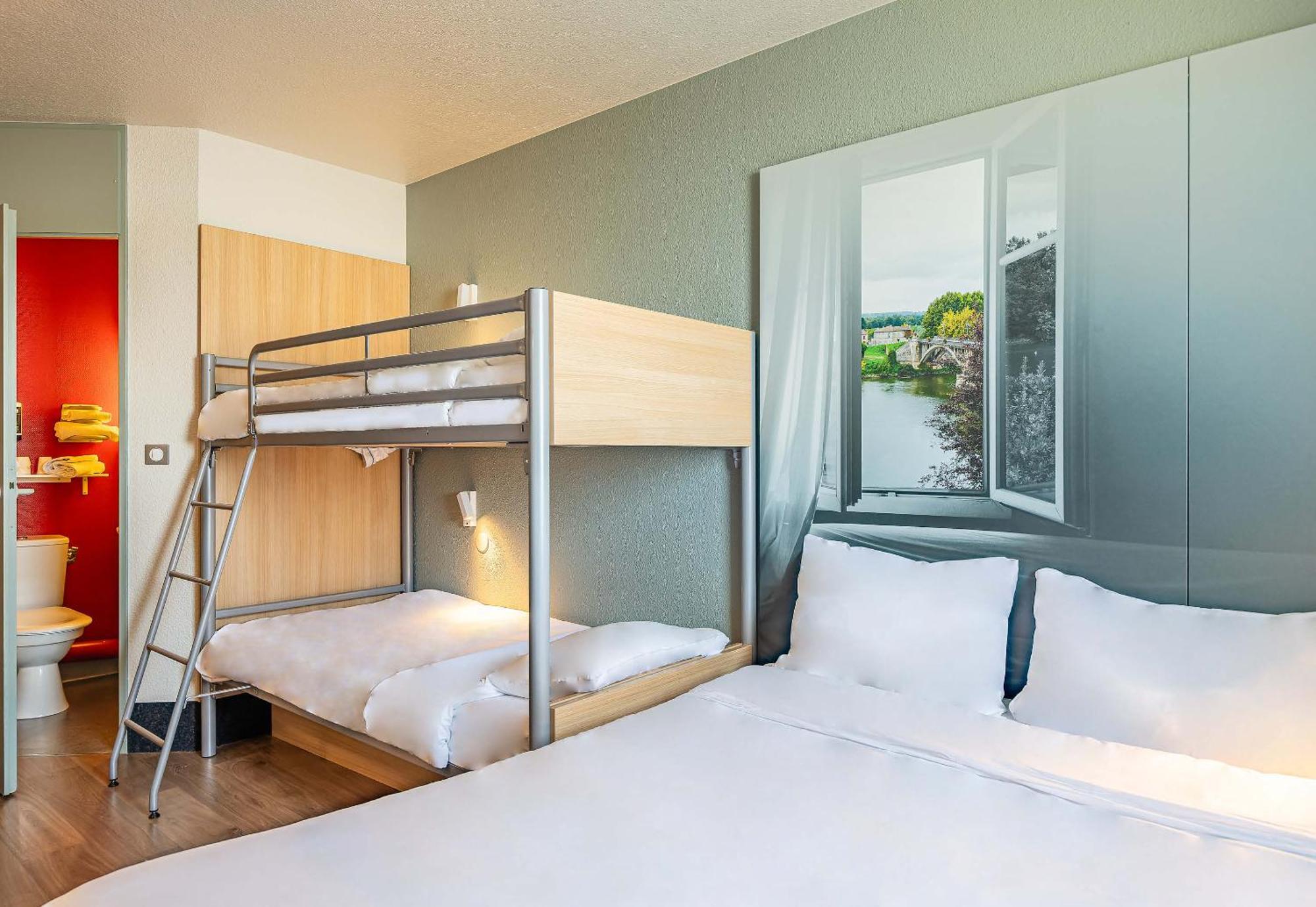 B&B Hôtel Poitiers 1 Futuroscope Chasseneuil-du-Poitou Esterno foto