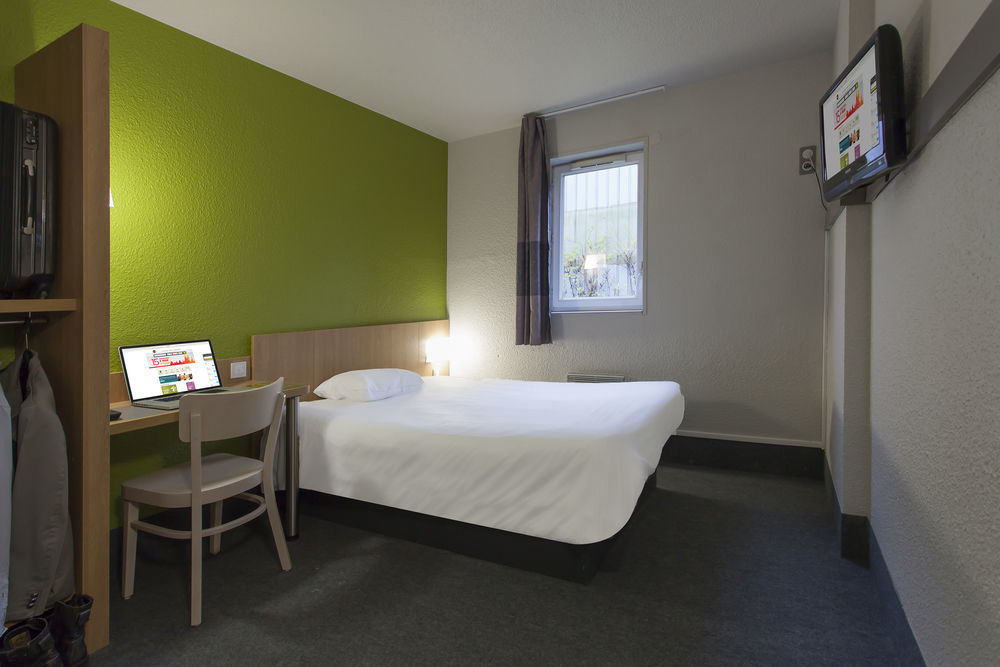 B&B Hôtel Poitiers 1 Futuroscope Chasseneuil-du-Poitou Esterno foto